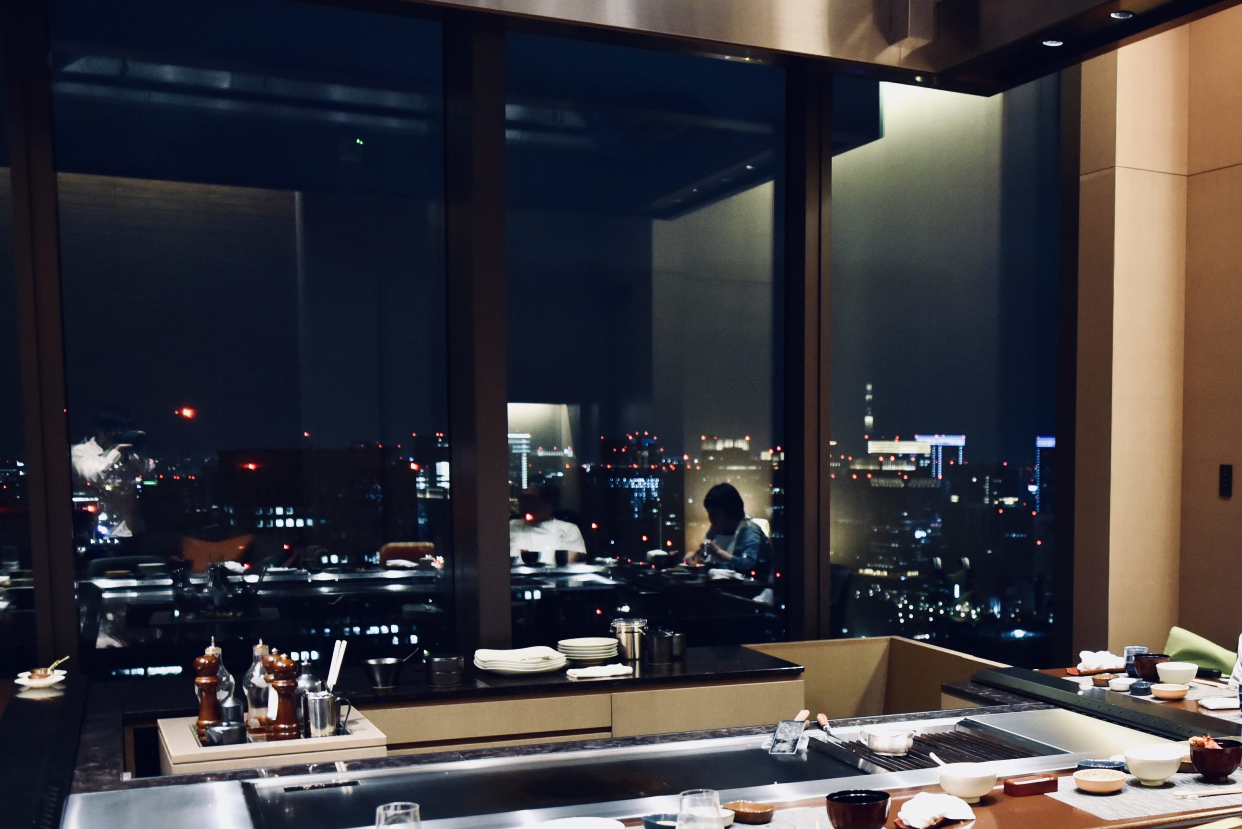 ホテルオークラ東京のさざんかは 夜景と雰囲気 鉄板焼きの演出を楽しめるキラキラレストラン 港区ブログ